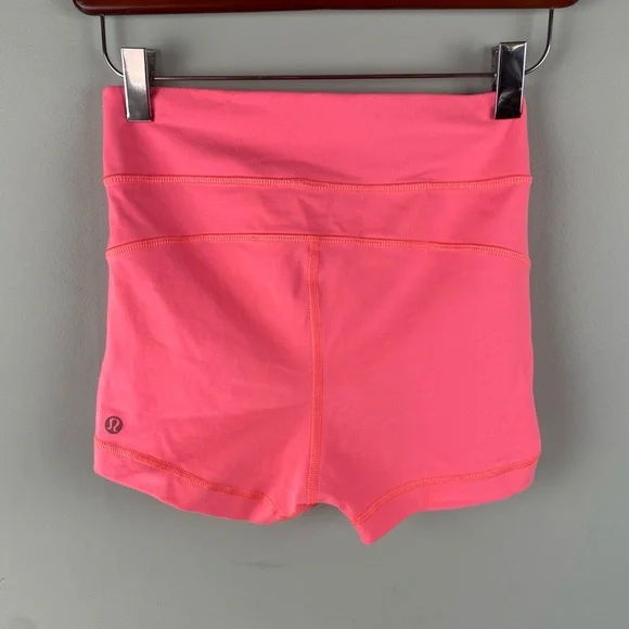 Lululemon Athletica Liberty Short in grapefruit/bleached coral color , XS or 2 - Picture 4 of 6